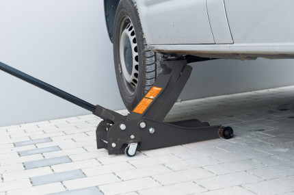 Pojazdný autozdvihák SRWH 2500 EF