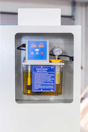 CNC sústruh Numco CK 6132 × 750 s manuálnym skľučovadlom