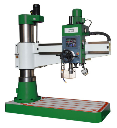 Vyobrazený naklápěcí stůl je volitelné příslušenství.