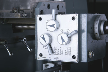 Univerzálna frézka OPTImill MT 60