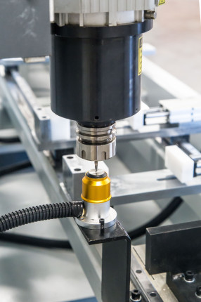 CNC obrábacie centrum na hliníkové profily SKX3-CNC-6000 ATC