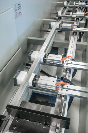 CNC obrábacie centrum na hliníkové profily SKX3-CNC-6000 ATC