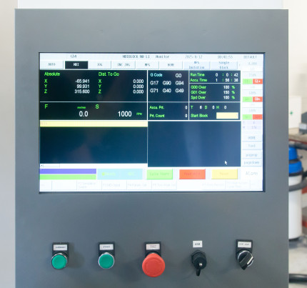 CNC obrábacie centrum na hliníkové profily SKX3-CNC-6000 ATC