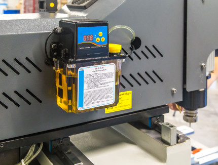 CNC obrábacie centrum na hliníkové profily SKX3-CNC-6000 ATC