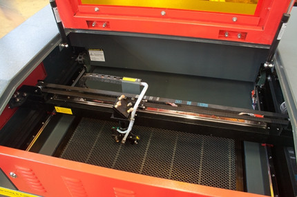 Gravírovací a rezací CO2 laser E 4060