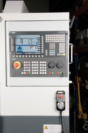 Univerzální CNC frézka F110 TC-CNC