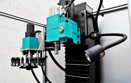 Univerzálna CNC frézka iKX 3 S (Siemens)