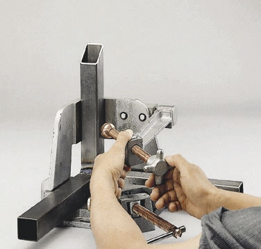 Kovová uhlová zvierka MWS-3 121